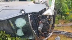 Pengemudi Tabrak Mobil dan Rumah Warga di Senyabang Setelah Hindari Anjing
